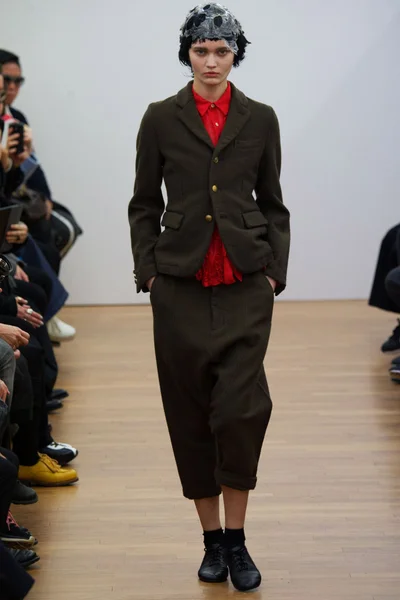 Look 17